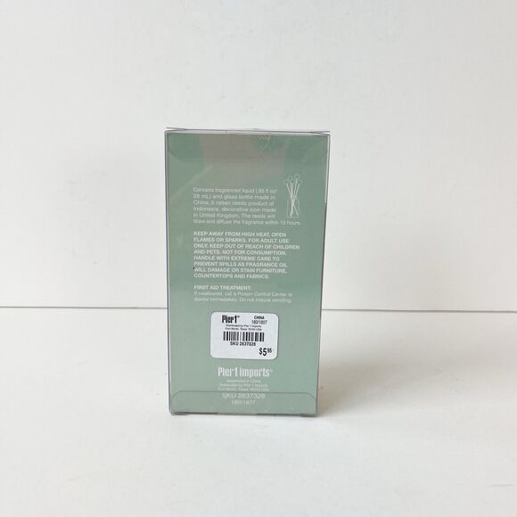 Pier 1 Imports Reed Diffuser Jolly Holiday Christmas Fragrance, 0.95 fl oz New - Picture 2 of 3